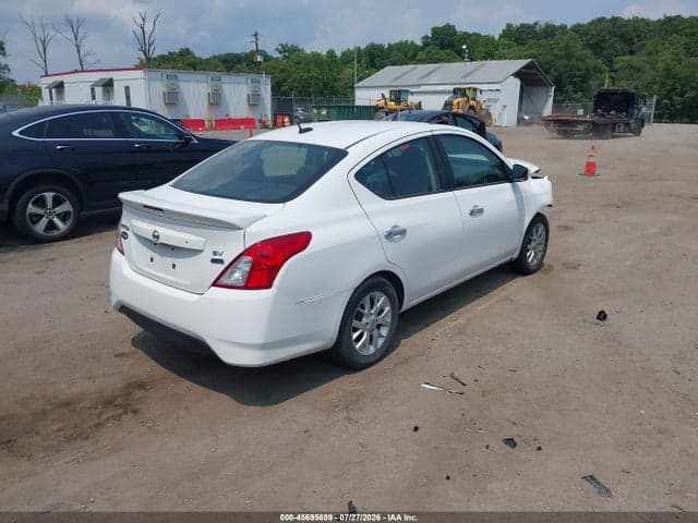 2018 NISSAN VERSA 1.6 SV 4