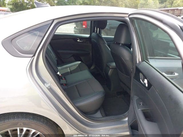 2024 KIA FORTE GT-LINE 8
