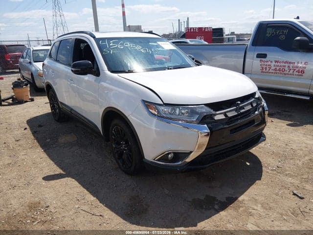 2018 MITSUBISHI OUTLANDER LE 1