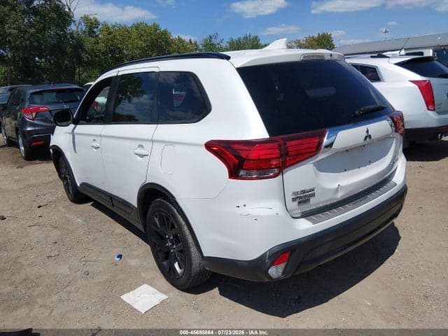 2018 MITSUBISHI OUTLANDER LE 3