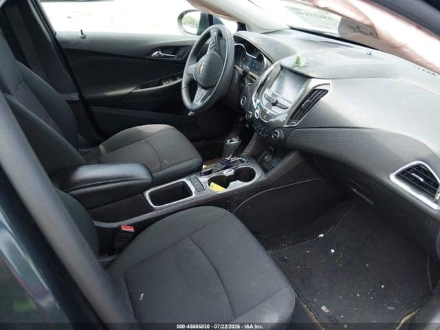 2017 CHEVROLET CRUZE LT AUTO 5