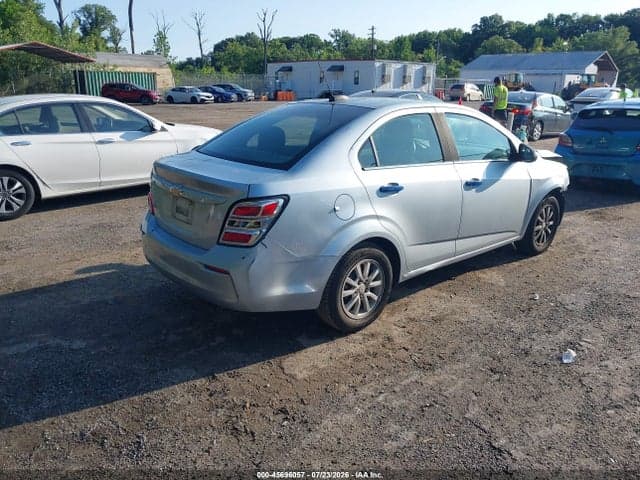 2017 CHEVROLET SONIC LT AUTO 4