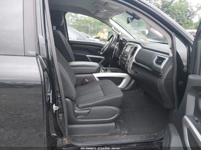 2017 NISSAN TITAN SV 5