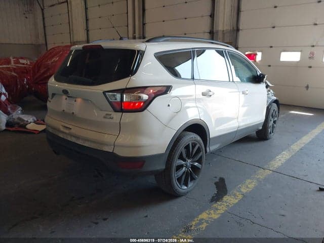 2017 FORD ESCAPE SE 4