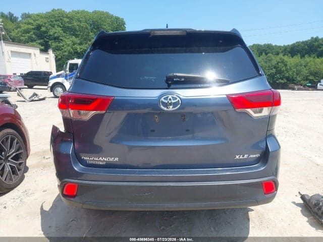 2017 TOYOTA HIGHLANDER XLE 17