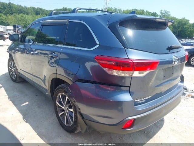 2017 TOYOTA HIGHLANDER XLE 3