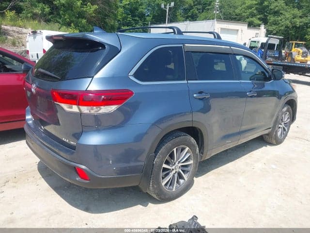 2017 TOYOTA HIGHLANDER XLE 4