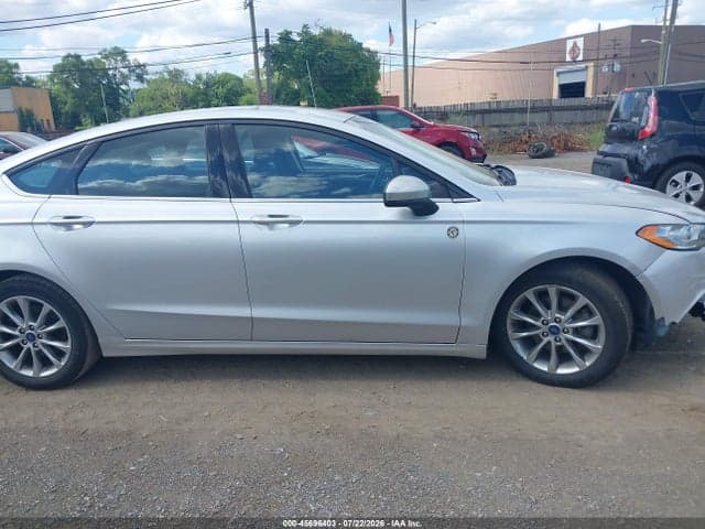 2017 FORD FUSION SE 13