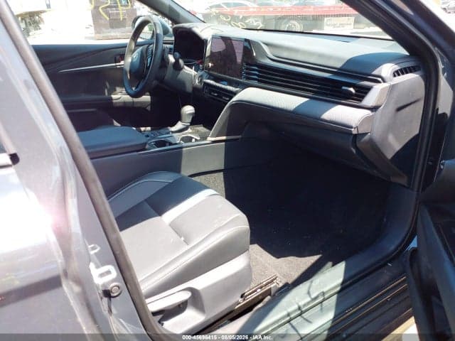 2026 TOYOTA CAMRY SE 5
