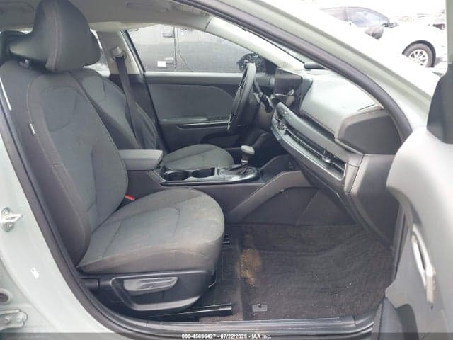 2025 KIA K4 LXS 5