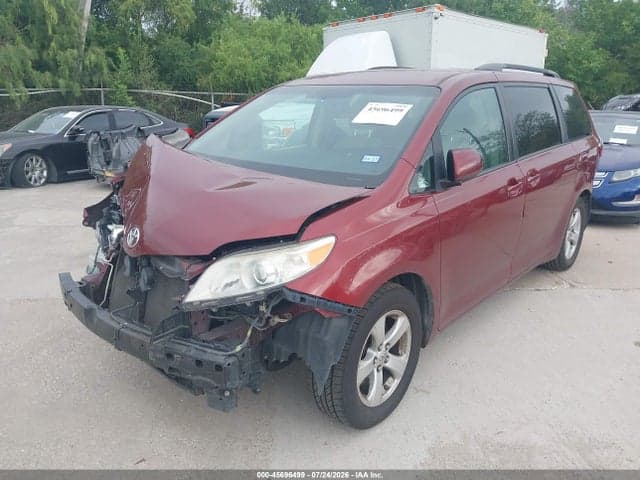 2017 TOYOTA SIENNA LE 8 PASSENGER 2
