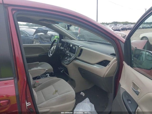 2017 TOYOTA SIENNA LE 8 PASSENGER 5
