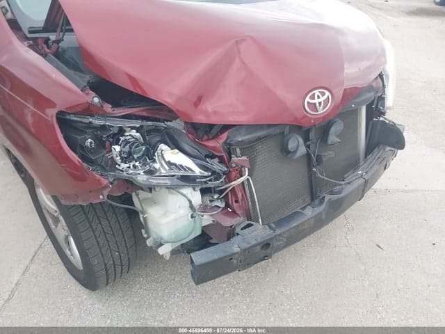 2017 TOYOTA SIENNA LE 8 PASSENGER 6
