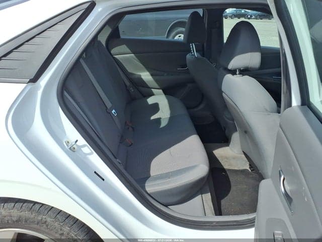2021 HYUNDAI ELANTRA SE 8