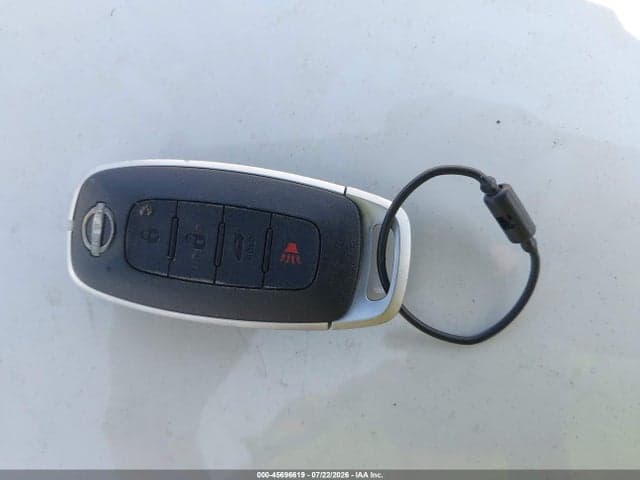 2025 NISSAN VERSA 1.6 SV 11