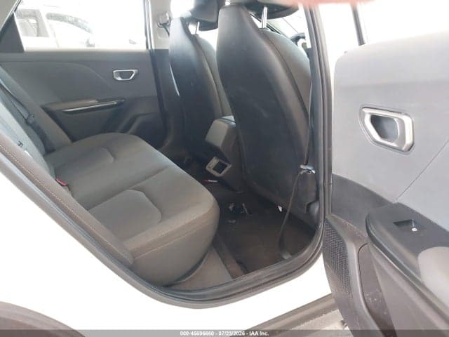 2025 KIA K4 LXS 8