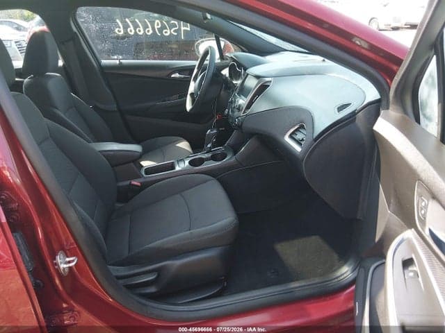 2017 CHEVROLET CRUZE LT AUTO 5
