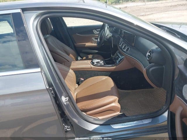 2017 MERCEDES-BENZ E 300 4MATIC 5