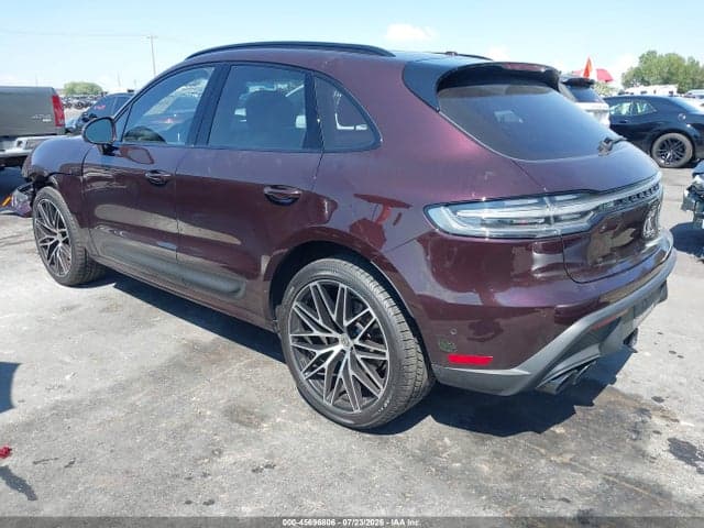 2024 PORSCHE MACAN S 3