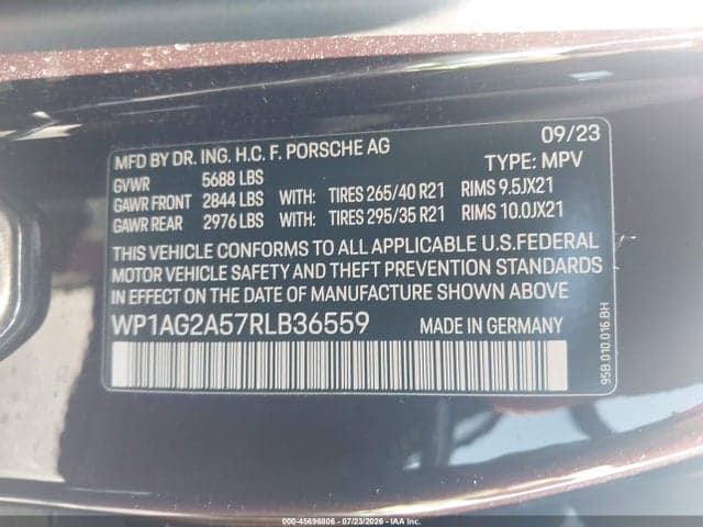 2024 PORSCHE MACAN S 9