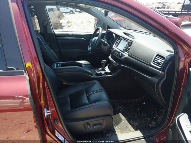 2019 TOYOTA HIGHLANDER SE 5
