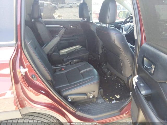 2019 TOYOTA HIGHLANDER SE 8