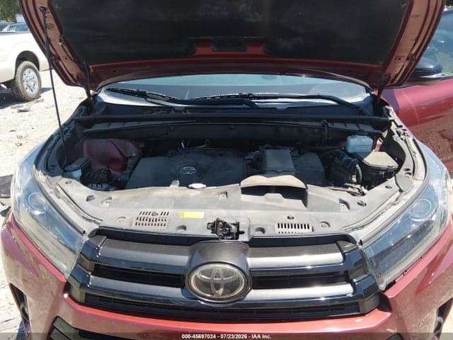 2019 TOYOTA HIGHLANDER SE 10
