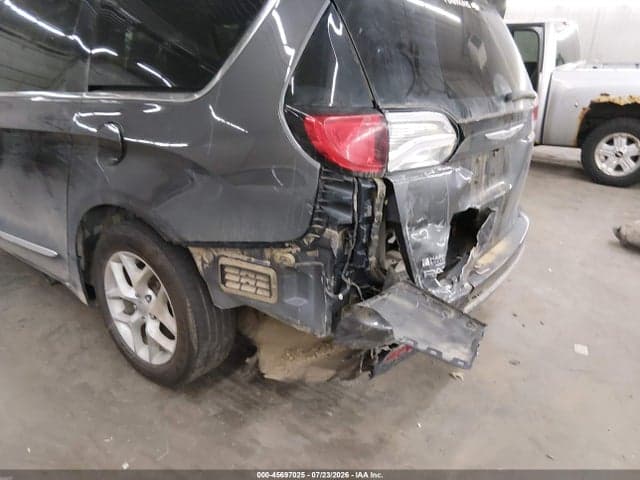 2019 CHRYSLER PACIFICA TOURING L PLUS 6