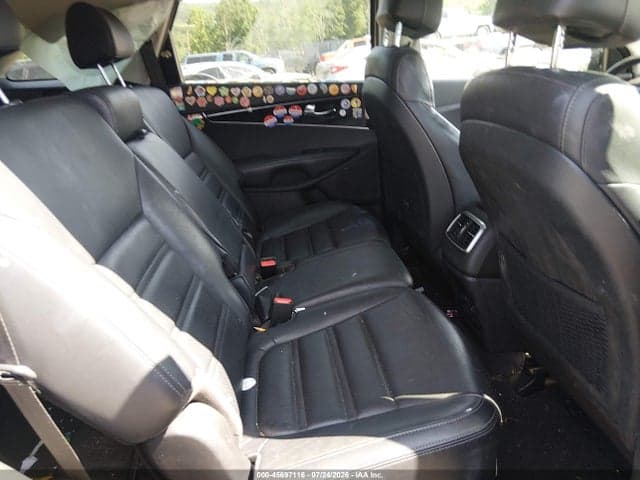 2017 KIA SORENTO 2.4L LX 8
