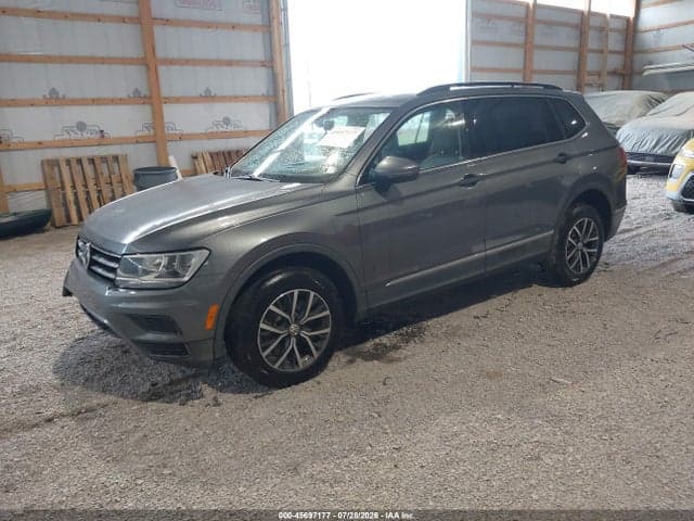 2018 VOLKSWAGEN TIGUAN 2.0T SE/2.0T SEL 2