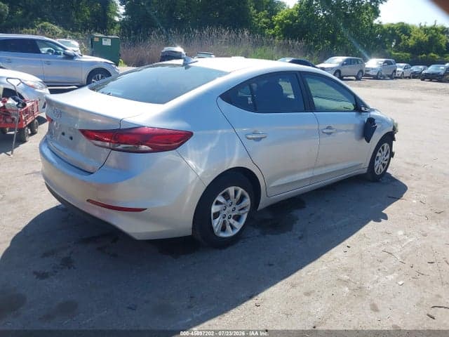 2017 HYUNDAI ELANTRA SE 4