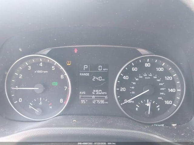 2017 HYUNDAI ELANTRA SE 7