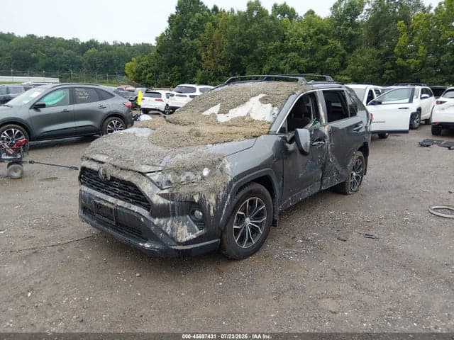 2021 TOYOTA RAV4 XLE 2