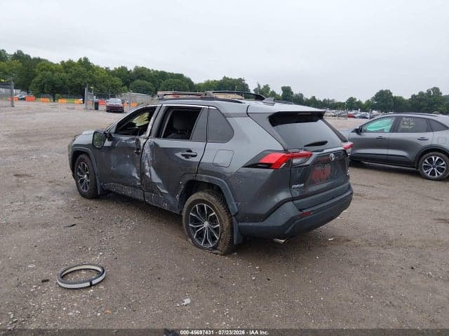 2021 TOYOTA RAV4 XLE 3