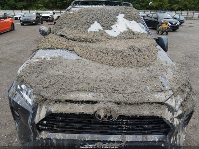 2021 TOYOTA RAV4 XLE 10