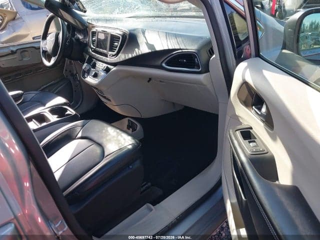2021 CHRYSLER VOYAGER LXI 18