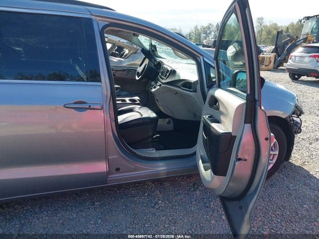 2021 CHRYSLER VOYAGER LXI 5