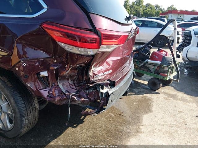 2017 TOYOTA HIGHLANDER LIMITED 6