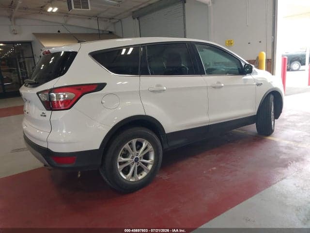 2017 FORD ESCAPE SE 4