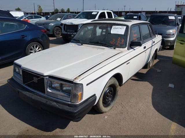 1983 VOLVO 244 GLT 2