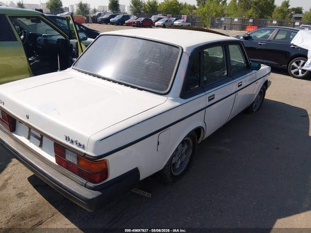 1983 VOLVO 244 GLT 4