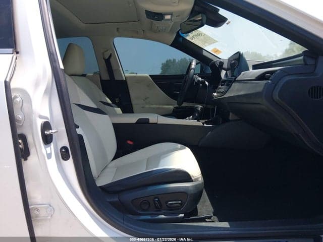 2022 LEXUS ES 300H 5