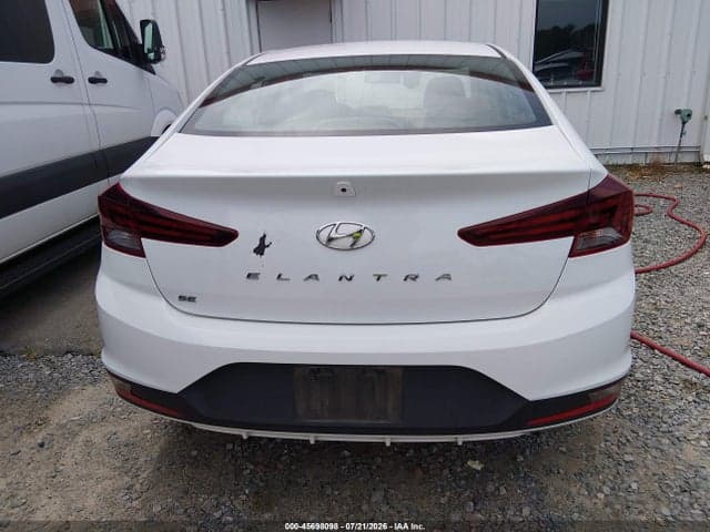 2020 HYUNDAI ELANTRA SE 18