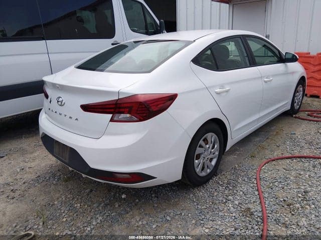 2020 HYUNDAI ELANTRA SE 4