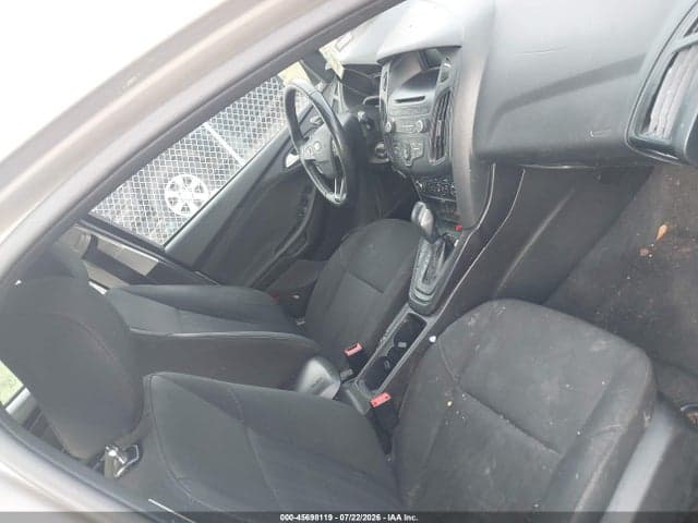 2017 FORD FOCUS SE 5