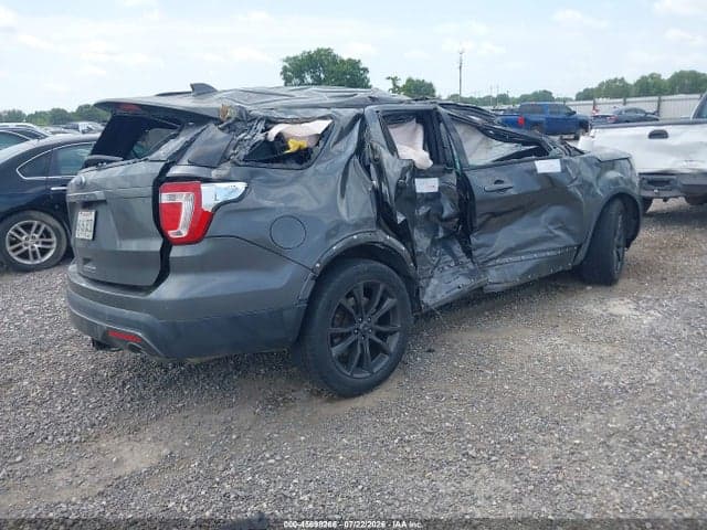 2017 FORD EXPLORER XLT 4