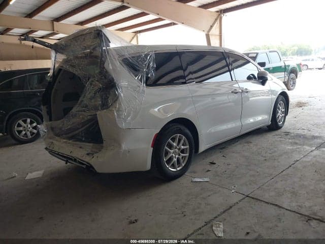 2023 CHRYSLER PACIFICA TOURING L 4