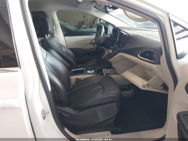 2023 CHRYSLER PACIFICA TOURING L 5