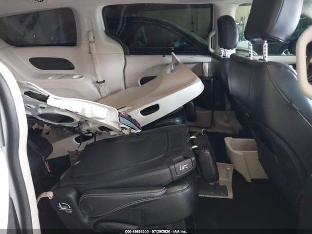 2023 CHRYSLER PACIFICA TOURING L 8