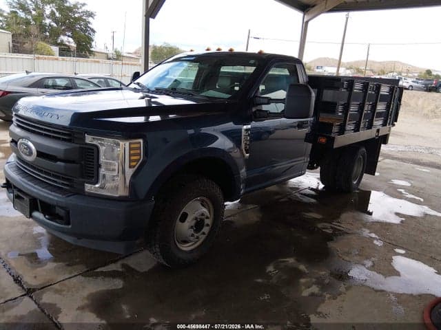 2018 FORD F-350 CHASSIS XL 2